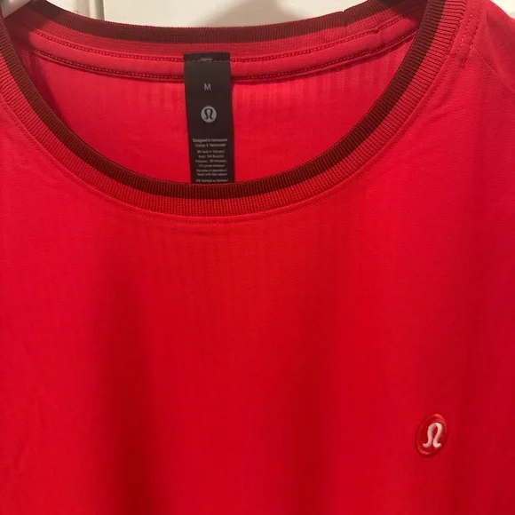 Lululemon T shirt - Picture 2 of 3